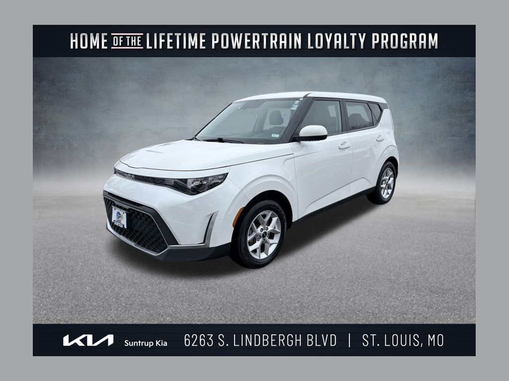 2023 Kia Soul LX's photo