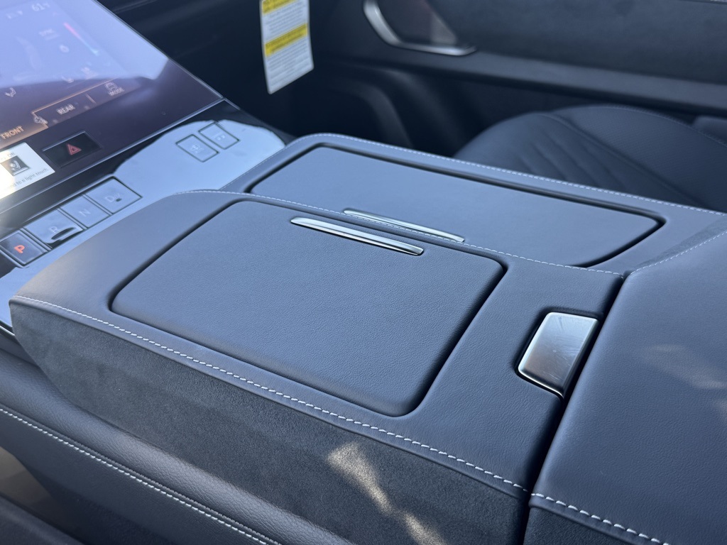 2026 Infiniti QX80 photo 5
