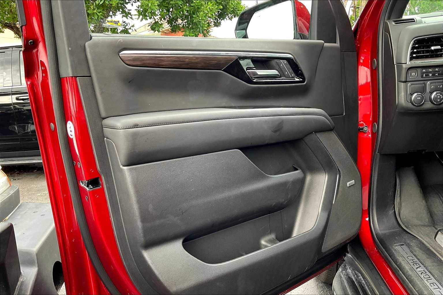 2025 Chevrolet Tahoe LT photo 21