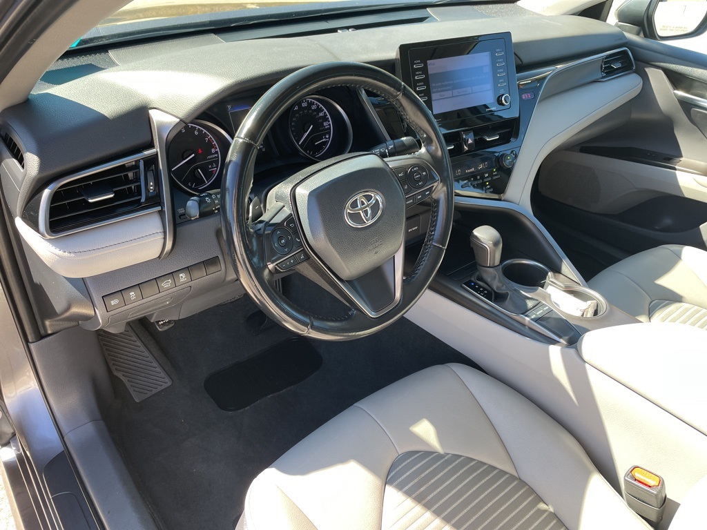 2022 Toyota Camry SE photo 5