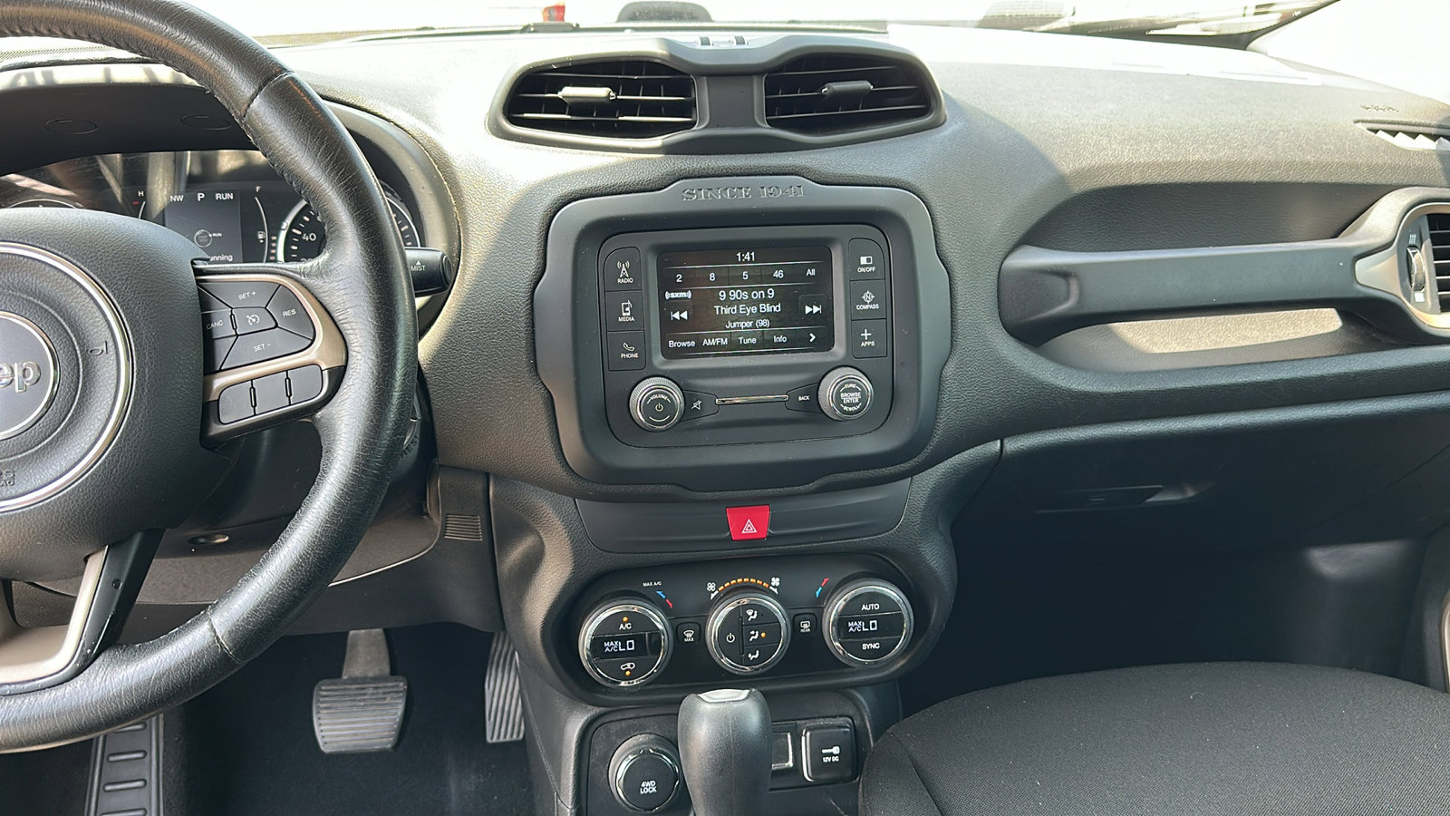2016 Jeep Renegade Latitude photo 20