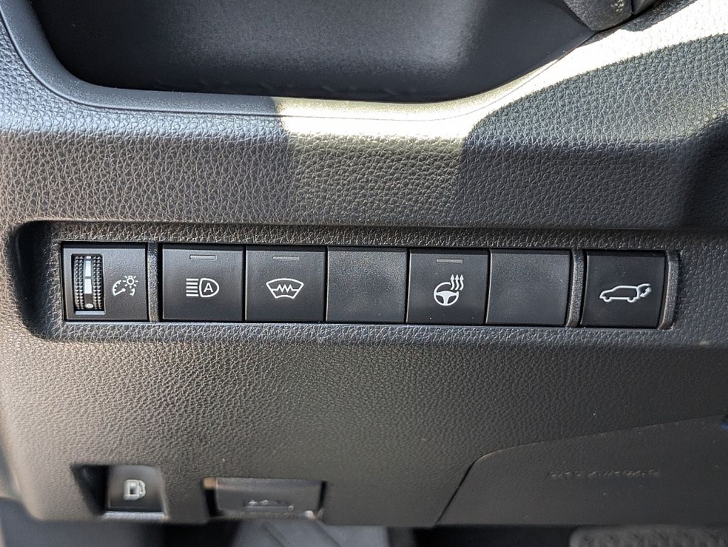 2024 Toyota RAV4 Prime SE photo 25