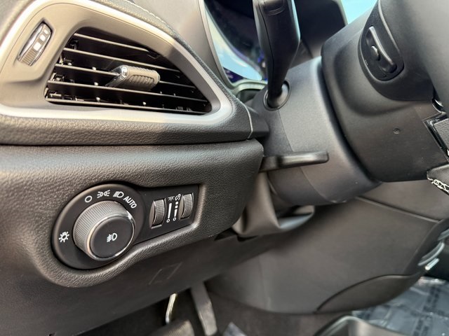 2025 Chrysler Pacifica photo 10