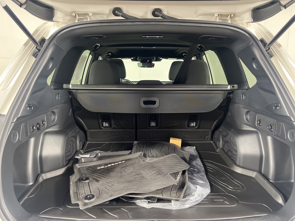 2025 Subaru Forester Premium Base photo 4