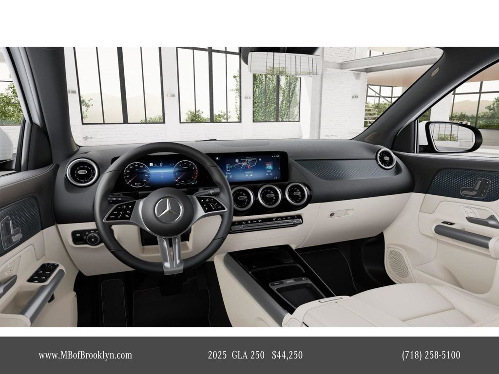 2025 Mercedes Benz GLA 250 4MATIC photo 3