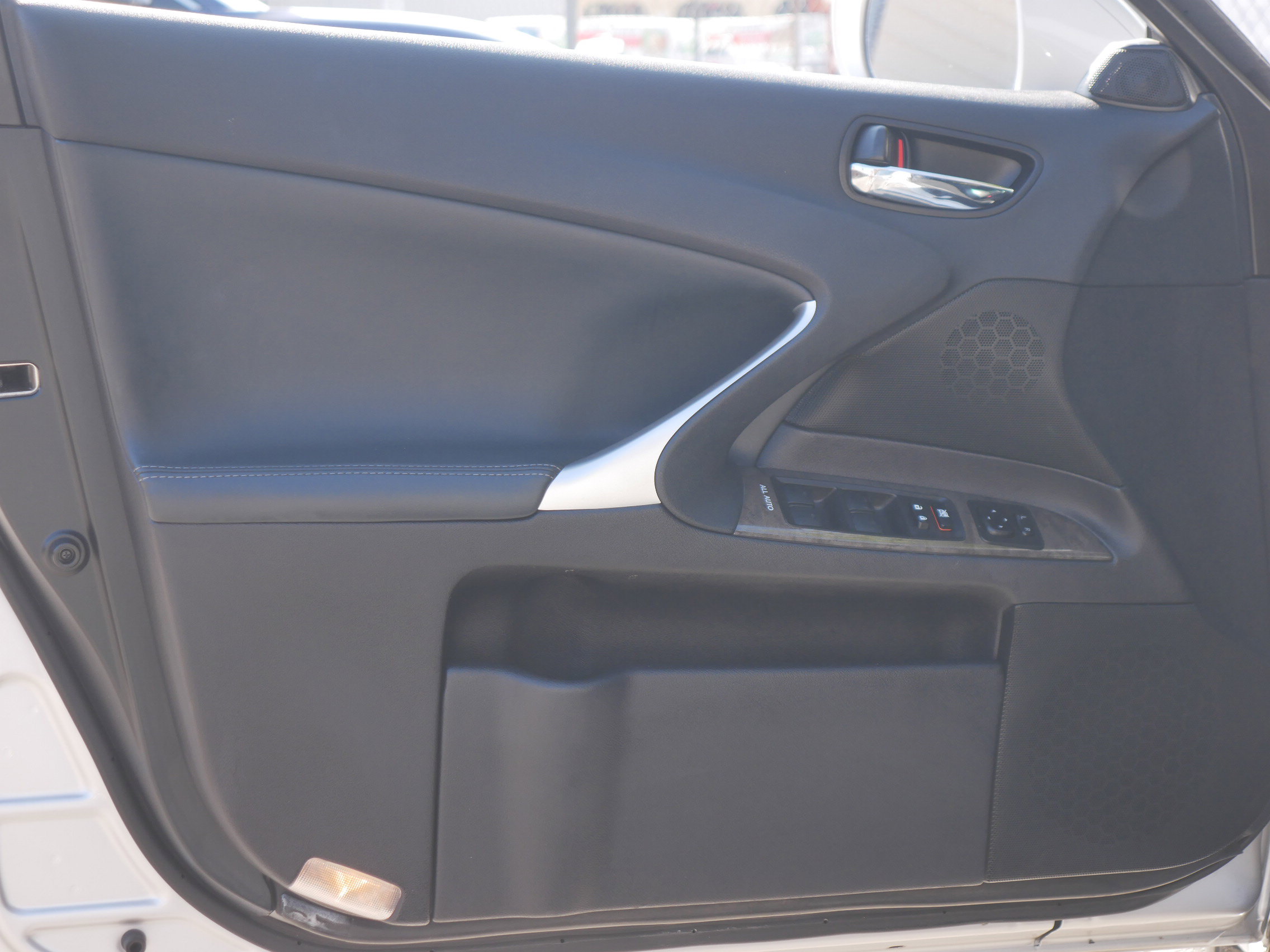 2011 Lexus IS 250 photo 26