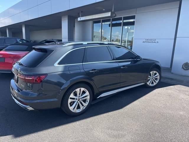 2022 Audi A4 Allroad 45 Prestige Quattro photo 3
