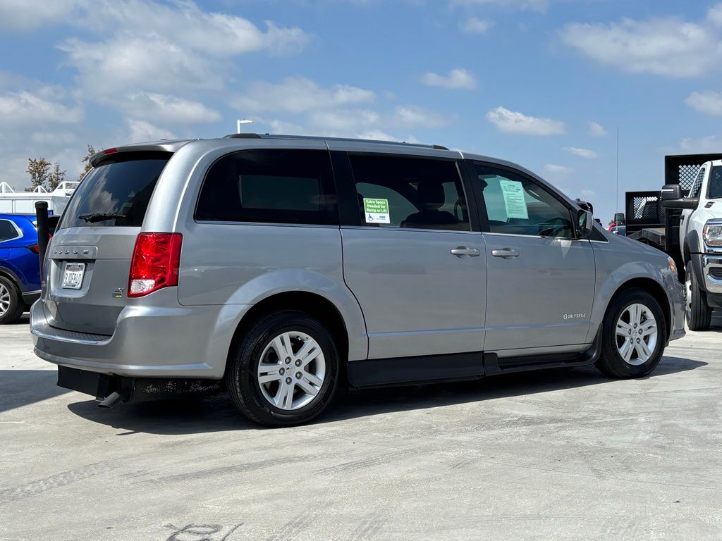 2019 Dodge Grand Caravan SXT photo 4