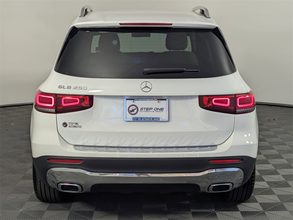2021 Mercedes Benz GLB 250 photo 3