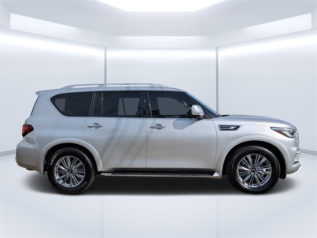 2021 Infiniti QX80 Luxe photo 2