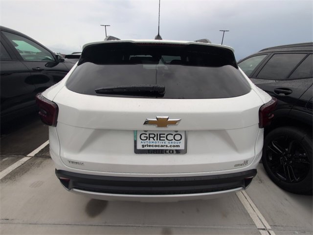 2026 Chevrolet Trax LT photo 8