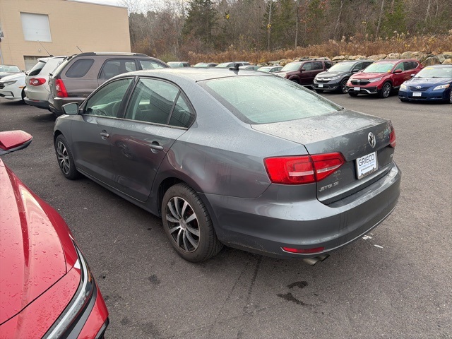 2015 Volkswagen Jetta 1.8T SE photo 3