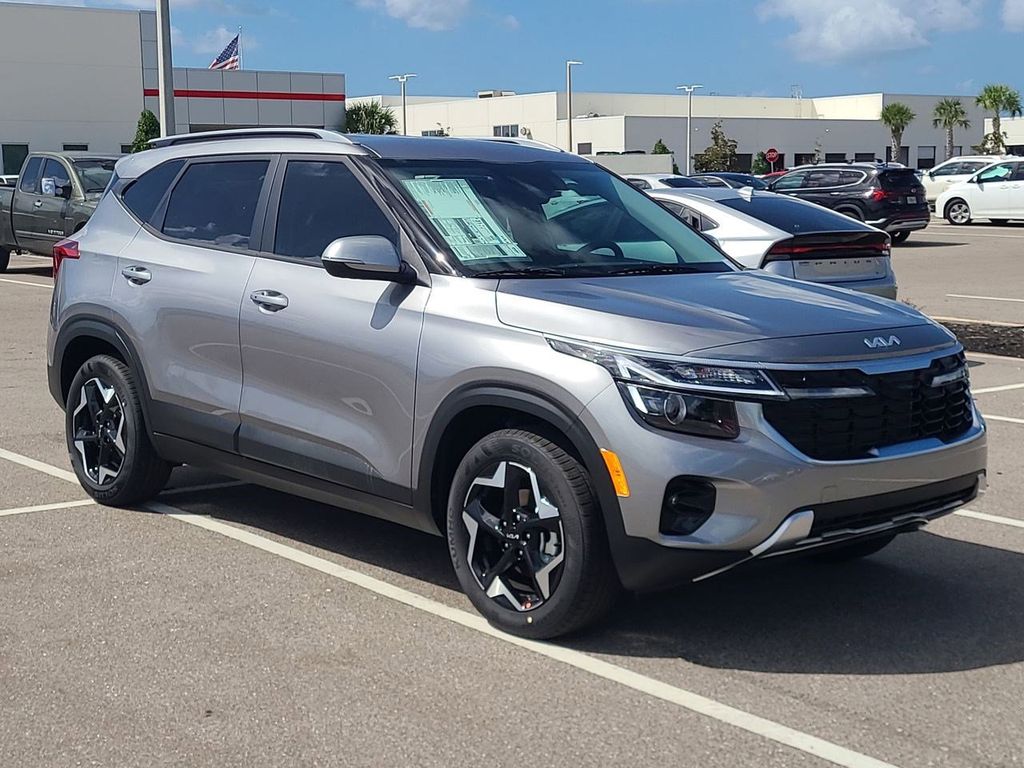 2026 Kia Seltos S photo 2