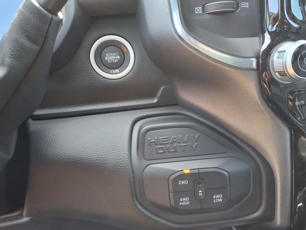 2025 Ram 2500 Laramie photo 9