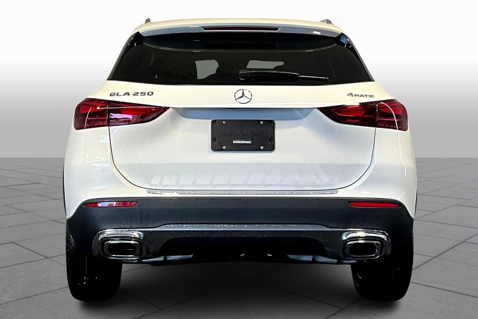 2025 Mercedes Benz GLA 250 4MATIC photo 4