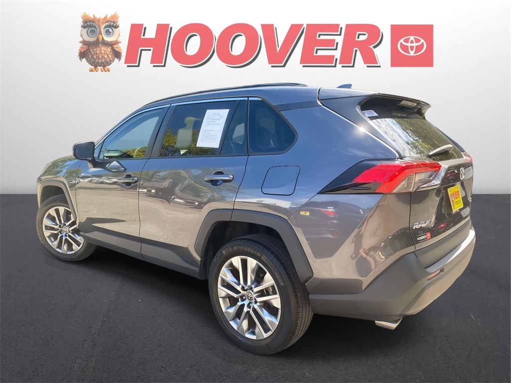 2023 Toyota RAV4 XLE Premium photo 4