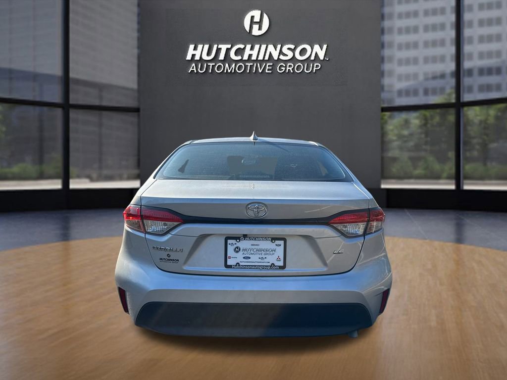 2025 Toyota Corolla LE photo 3