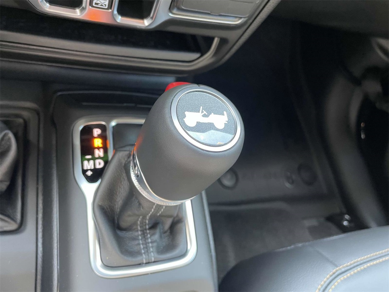 2025 Jeep Wrangler Sahara photo 19