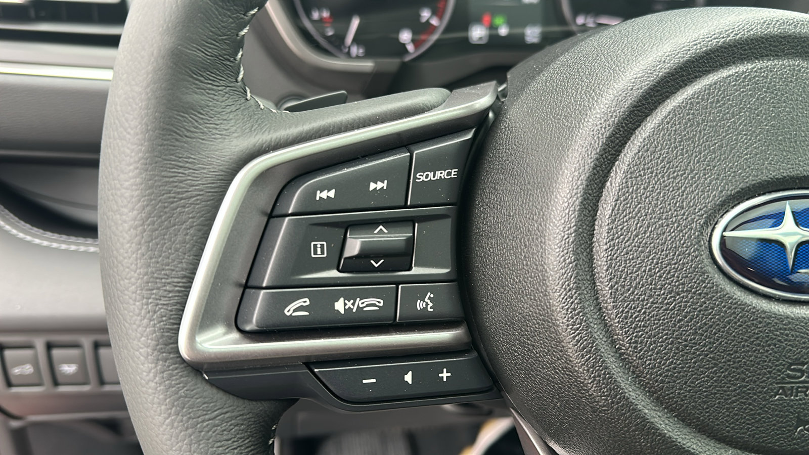 2025 Subaru Ascent Limited photo 15