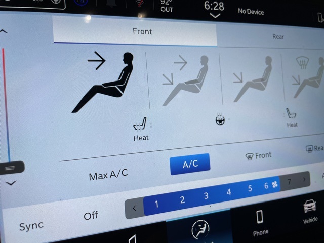2025 Chrysler Pacifica photo 30