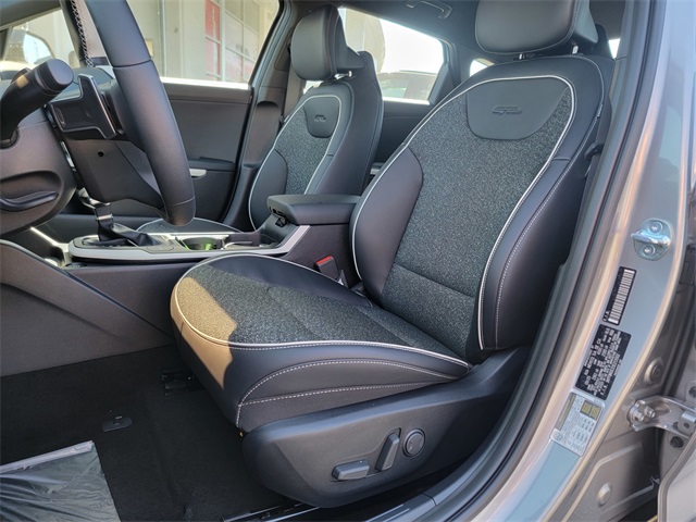 2025 Kia K4 GT-Line photo 11