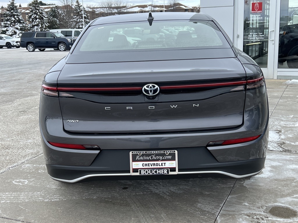 2023 Toyota Crown XLE photo 4