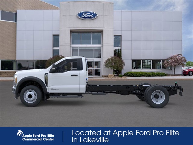 2025 Ford F-600 photo 3