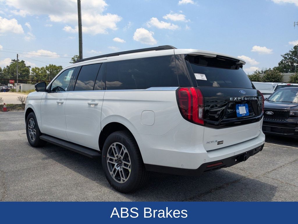 2025 Ford Expedition MAX photo 4