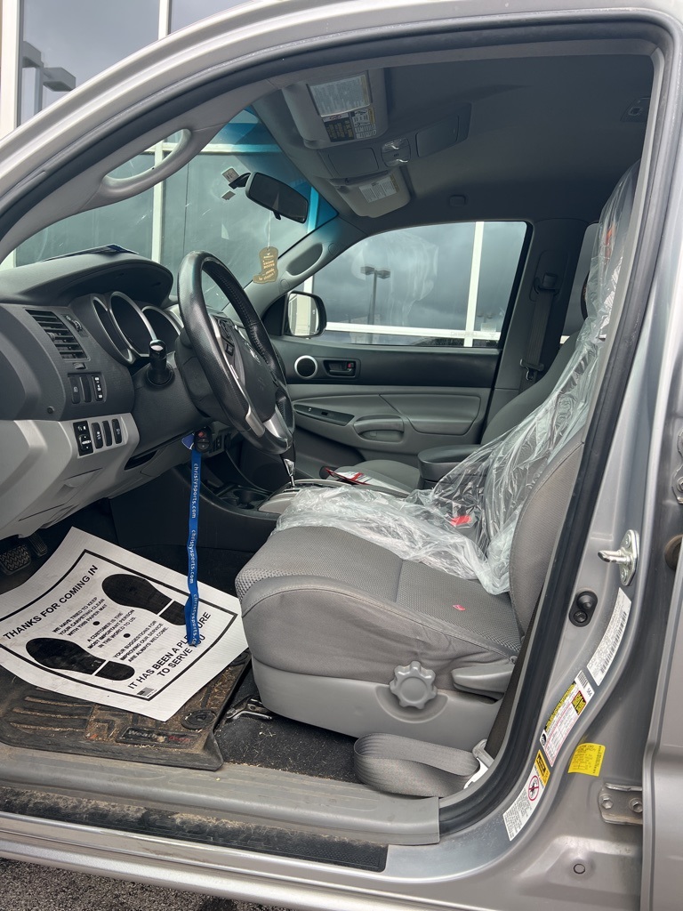 2015 Toyota Tacoma Base photo 14