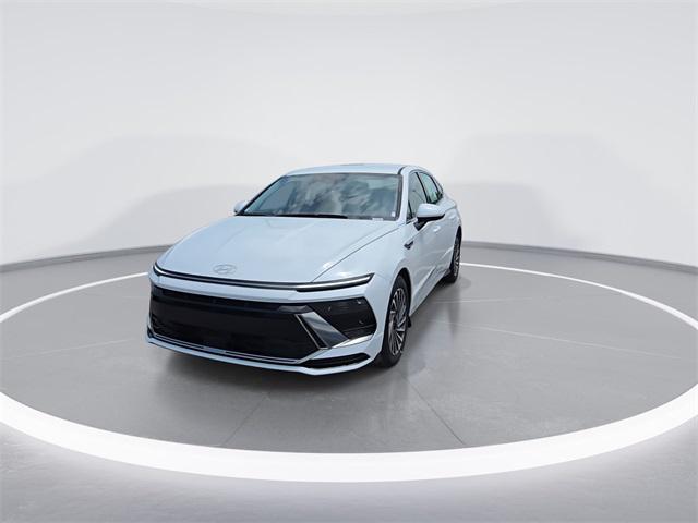 2025 Hyundai Sonata Hybrid SEL photo 3
