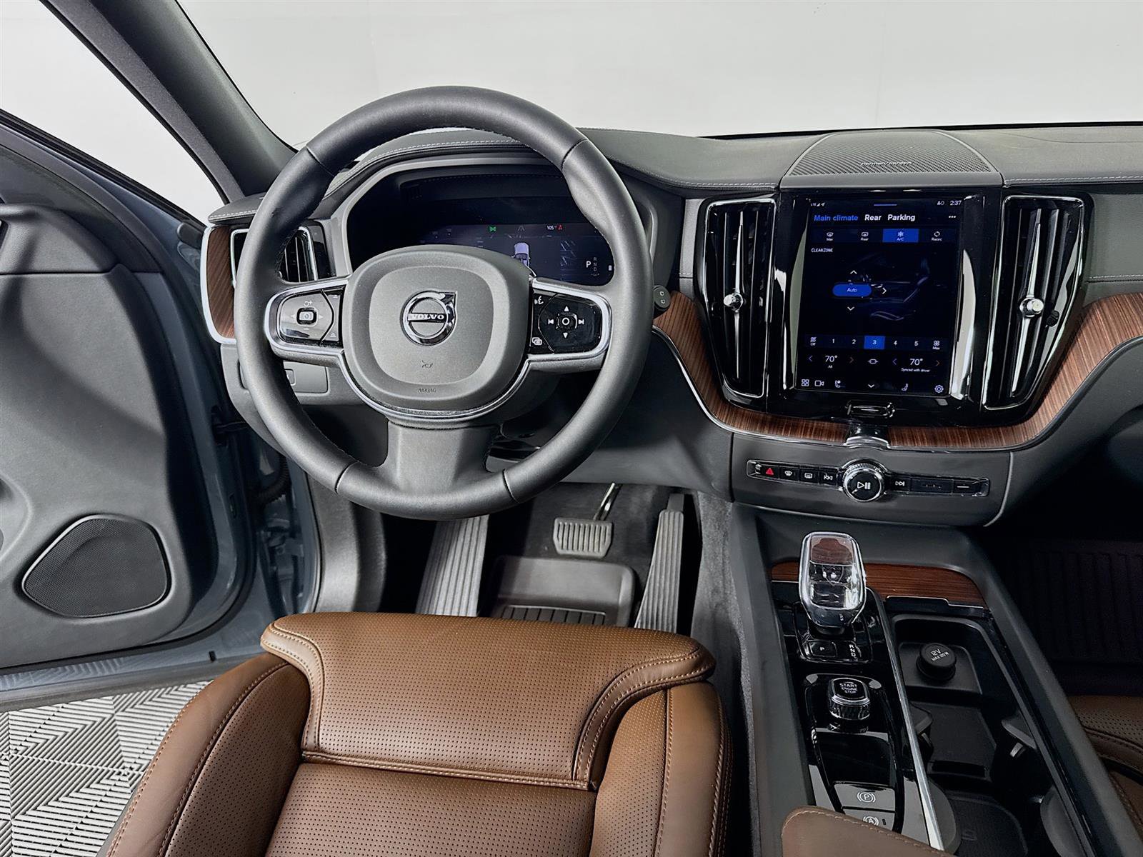 2023 Volvo XC60 Ultimate photo 23