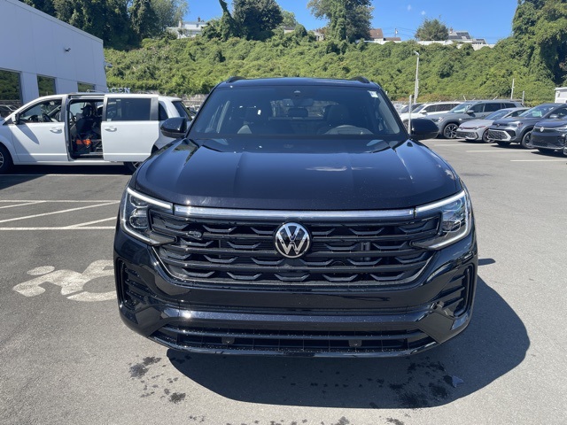 2026 Volkswagen Atlas Cross Sport SEL R-Line photo 3