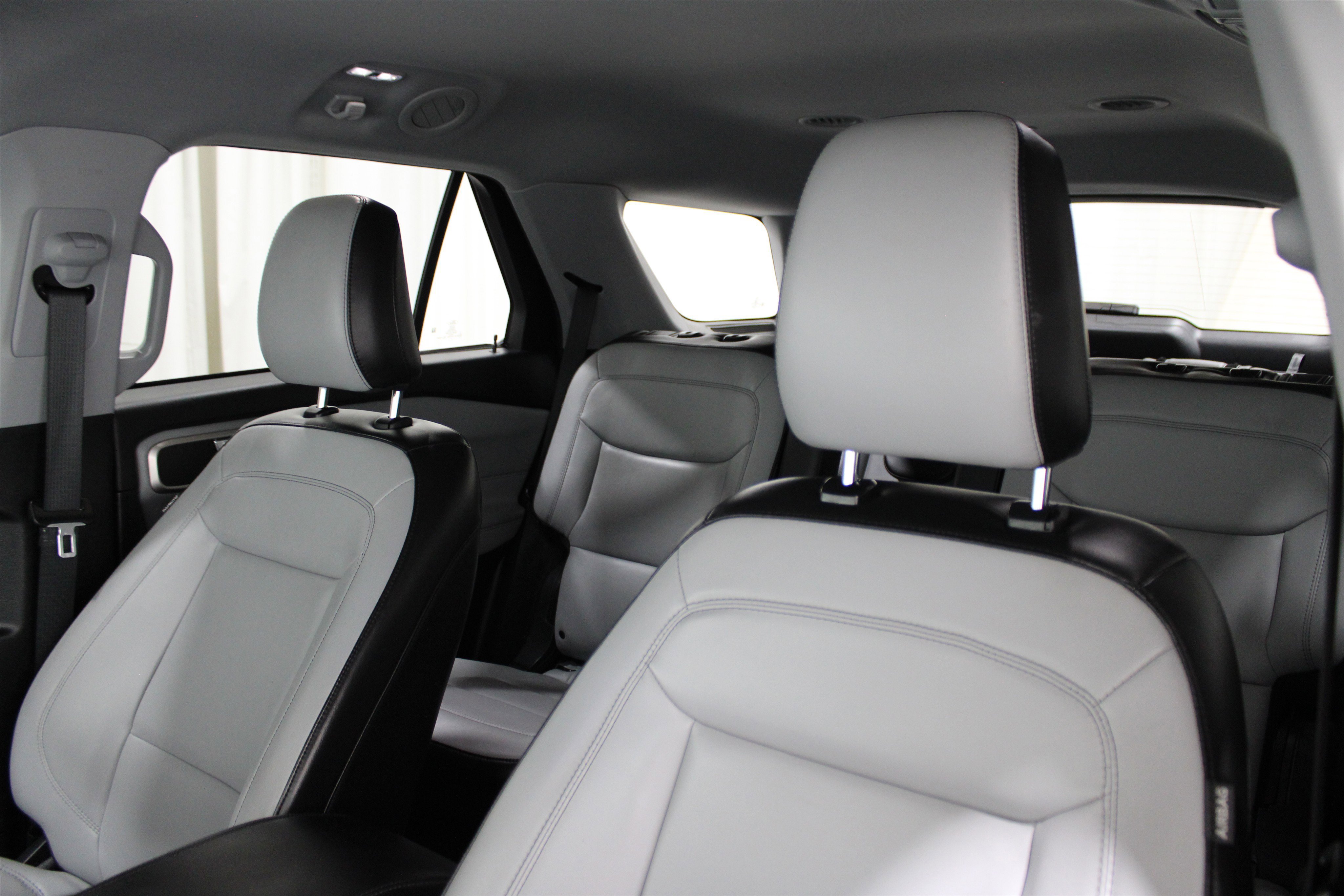 2021 Ford Explorer XLT photo 4