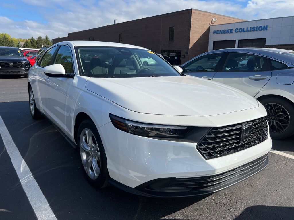 2023 Honda Accord LX photo 4