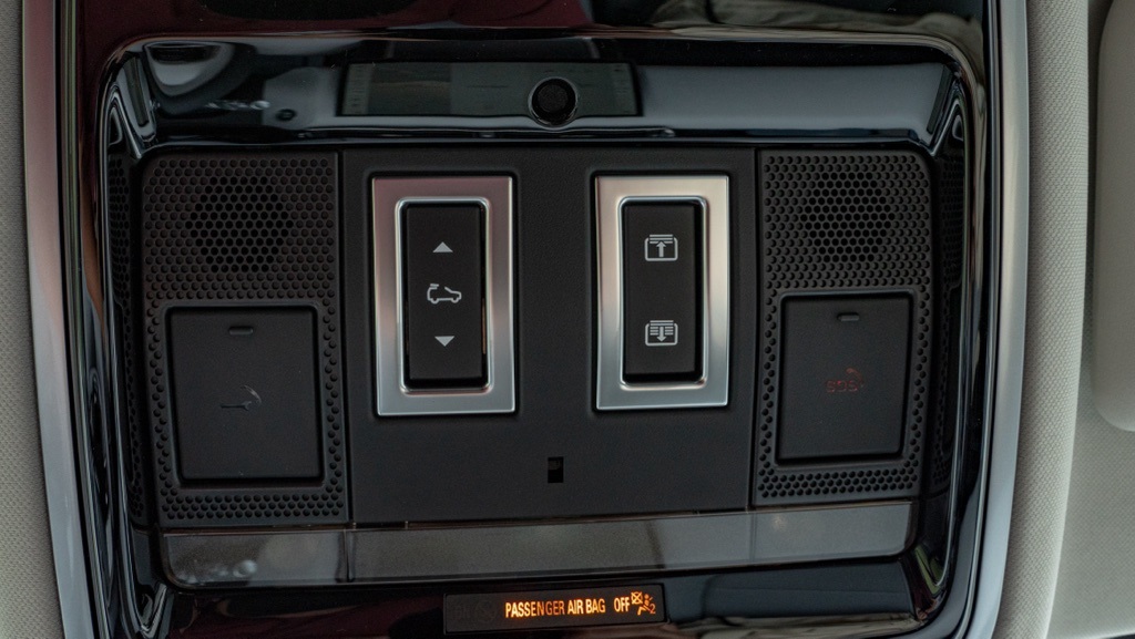 2025 Land Rover Range Rover Velar SE photo 31