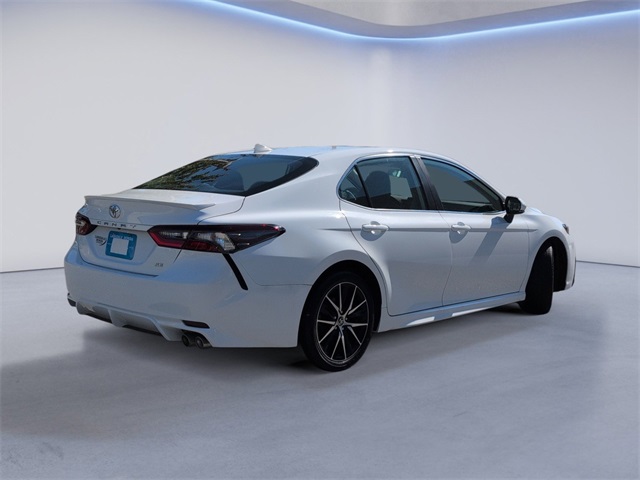 2024 Toyota Camry SE photo 3