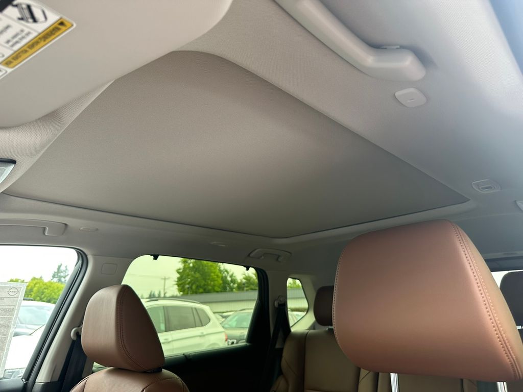 2026 Nissan Rogue Platinum photo 14