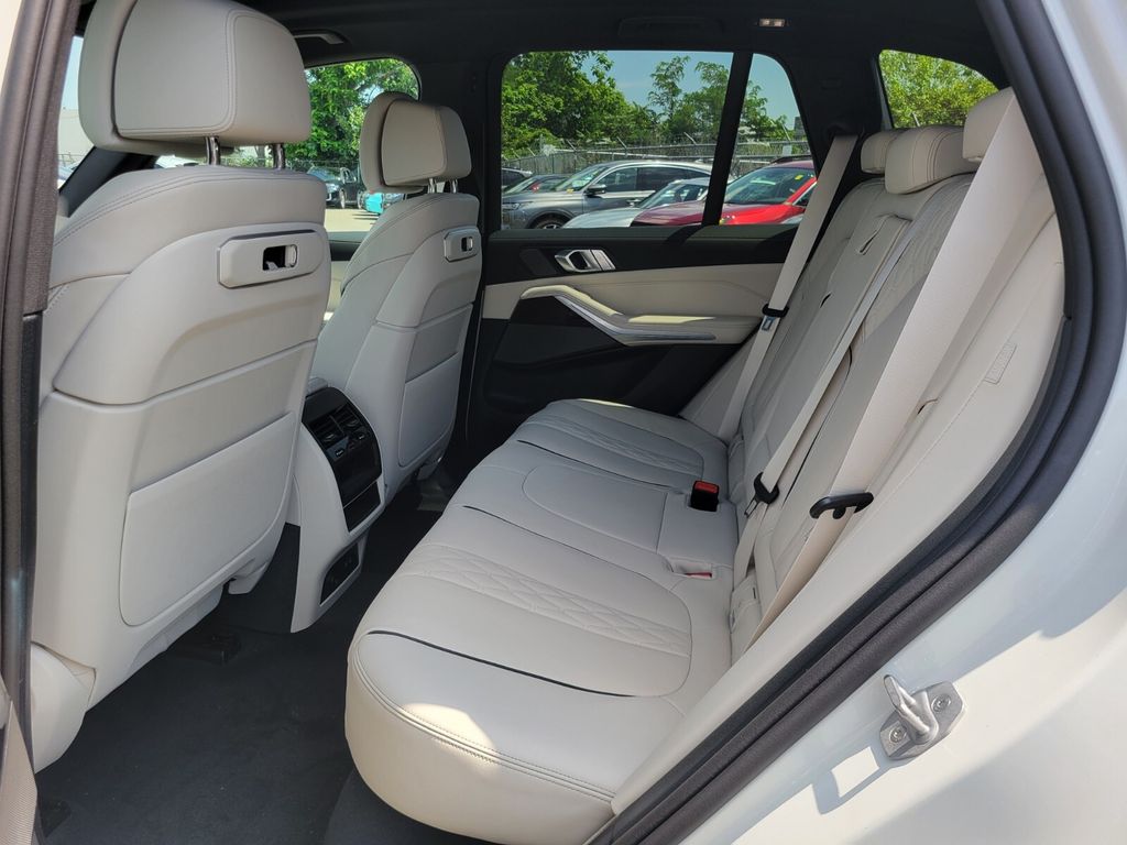 2026 Bmw X5 xDrive50e photo 16