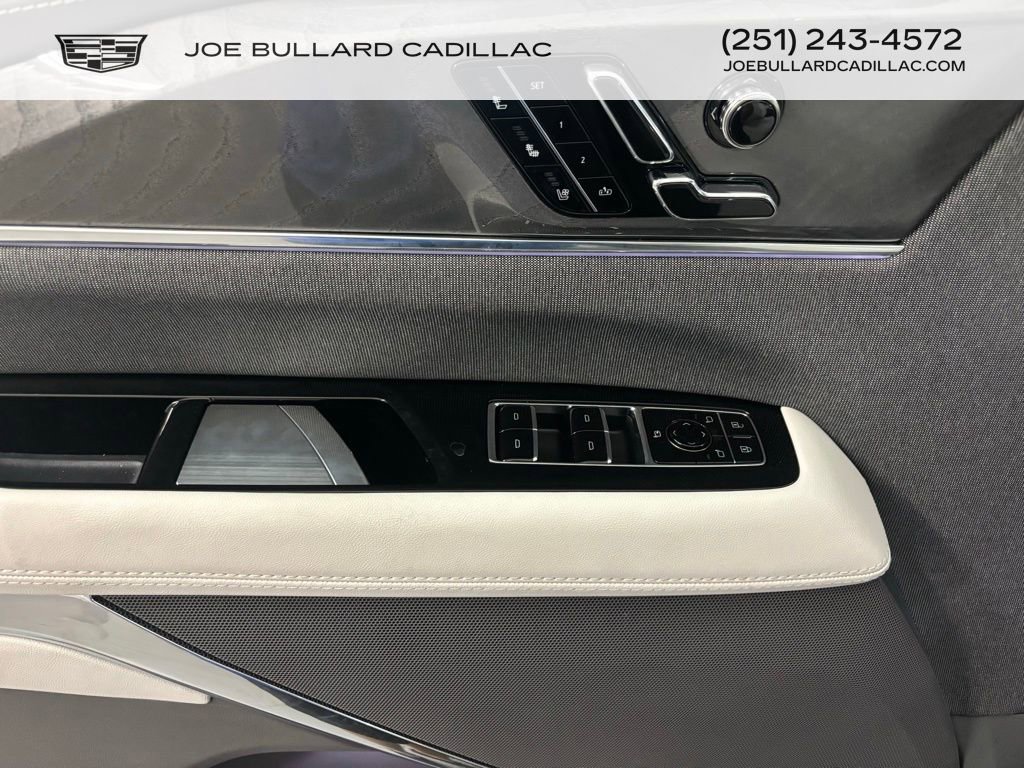 2026 Cadillac Escalade Luxury photo 7