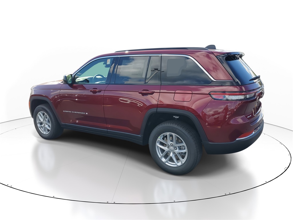 2025 Jeep Grand Cherokee Laredo X photo 2