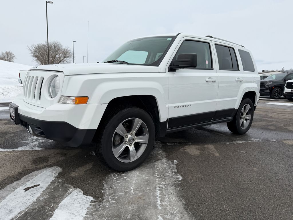 2016 Jeep Patriot Latitude's photo