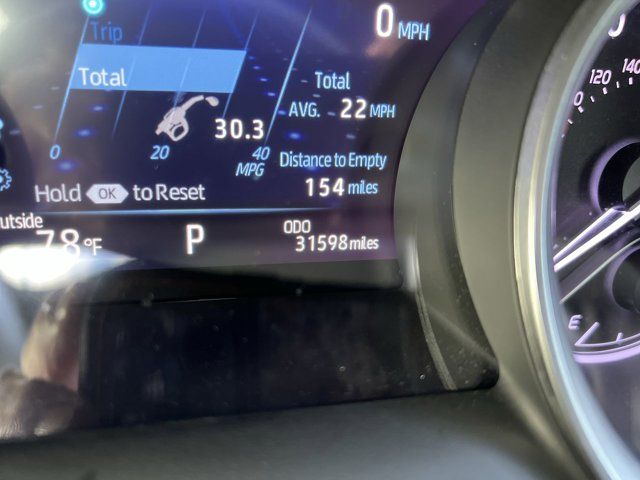 2022 Toyota Camry XLE photo 7