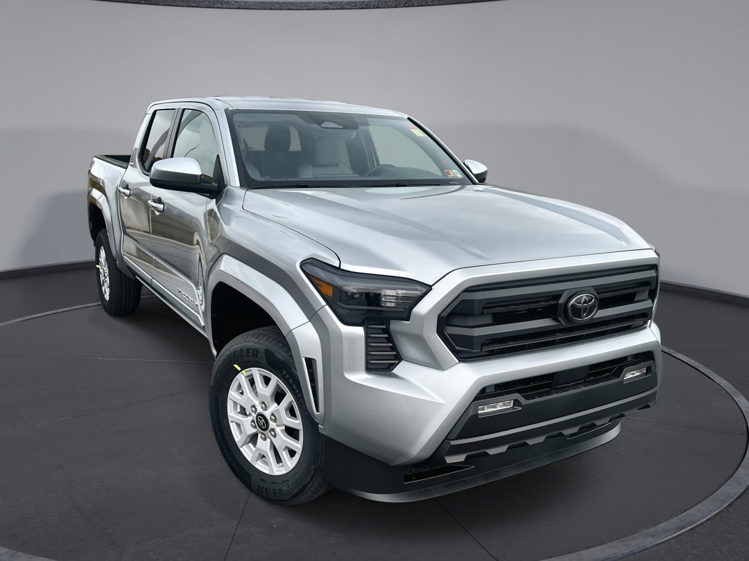 2025 Toyota Tacoma SR5's photo