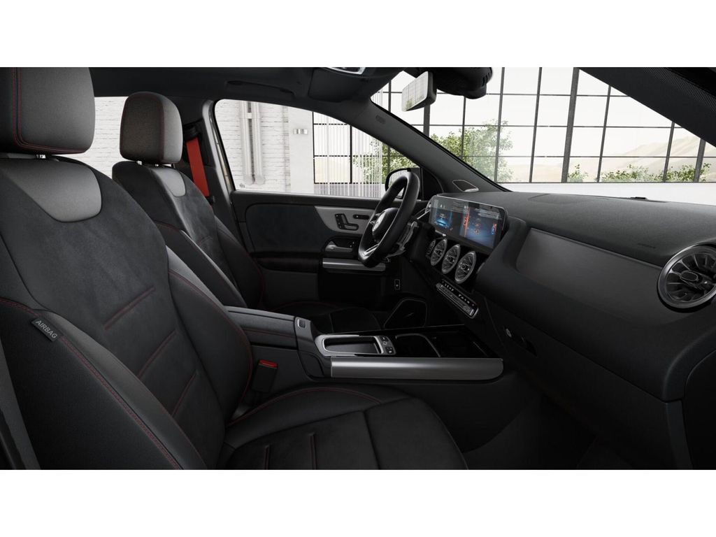 2025 Mercedes Benz GLA 35 AMG 4MATIC photo 3