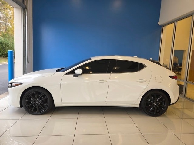 2025 Mazda Mazda3 2.5 Premium Base photo 4