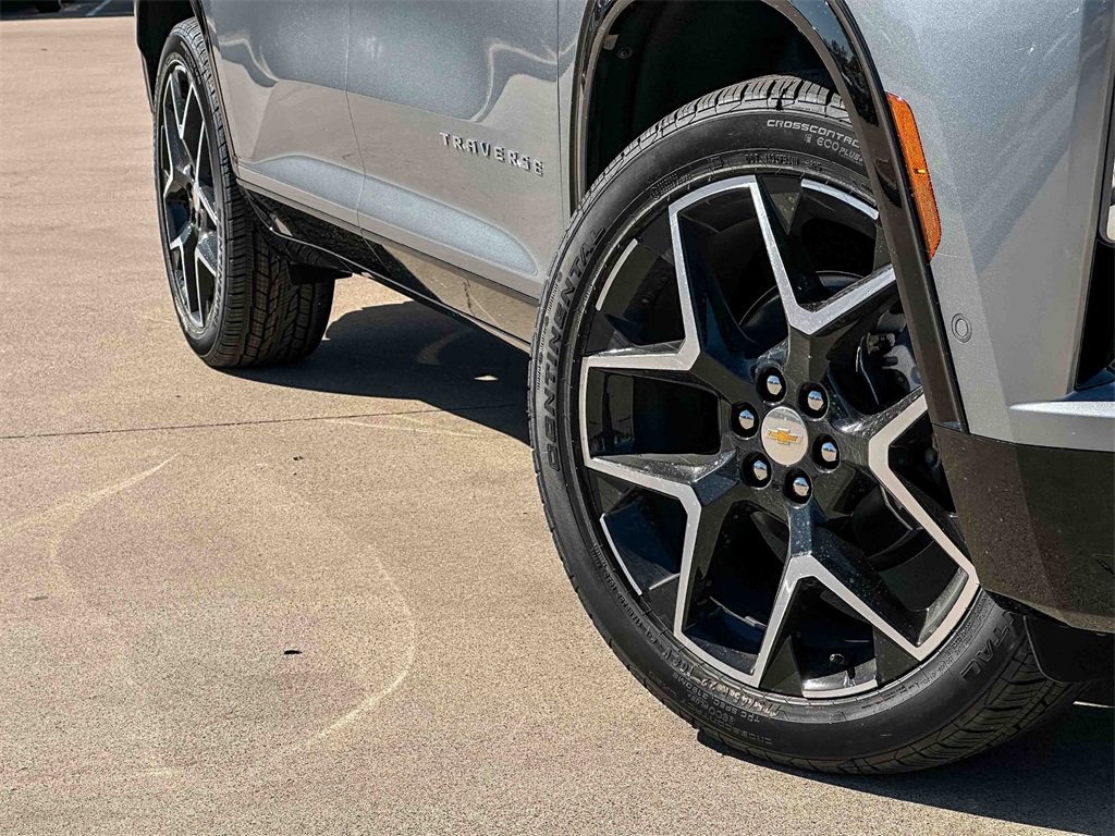 2026 Chevrolet Traverse High Country photo 2