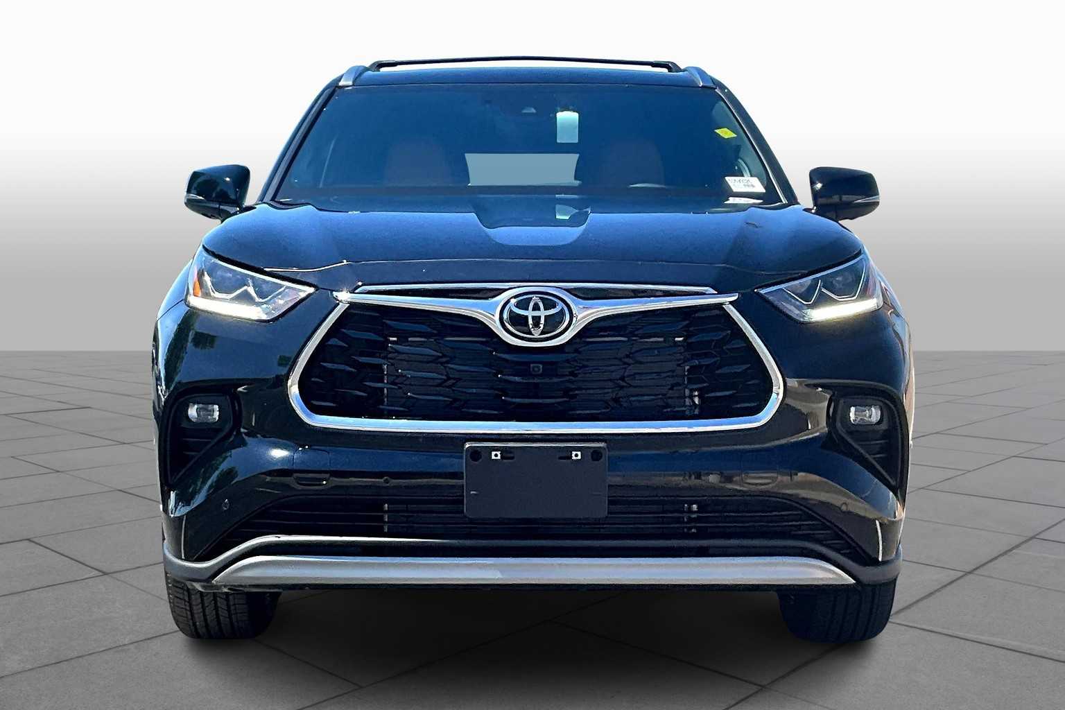 2025 Toyota Highlander Platinum photo 3