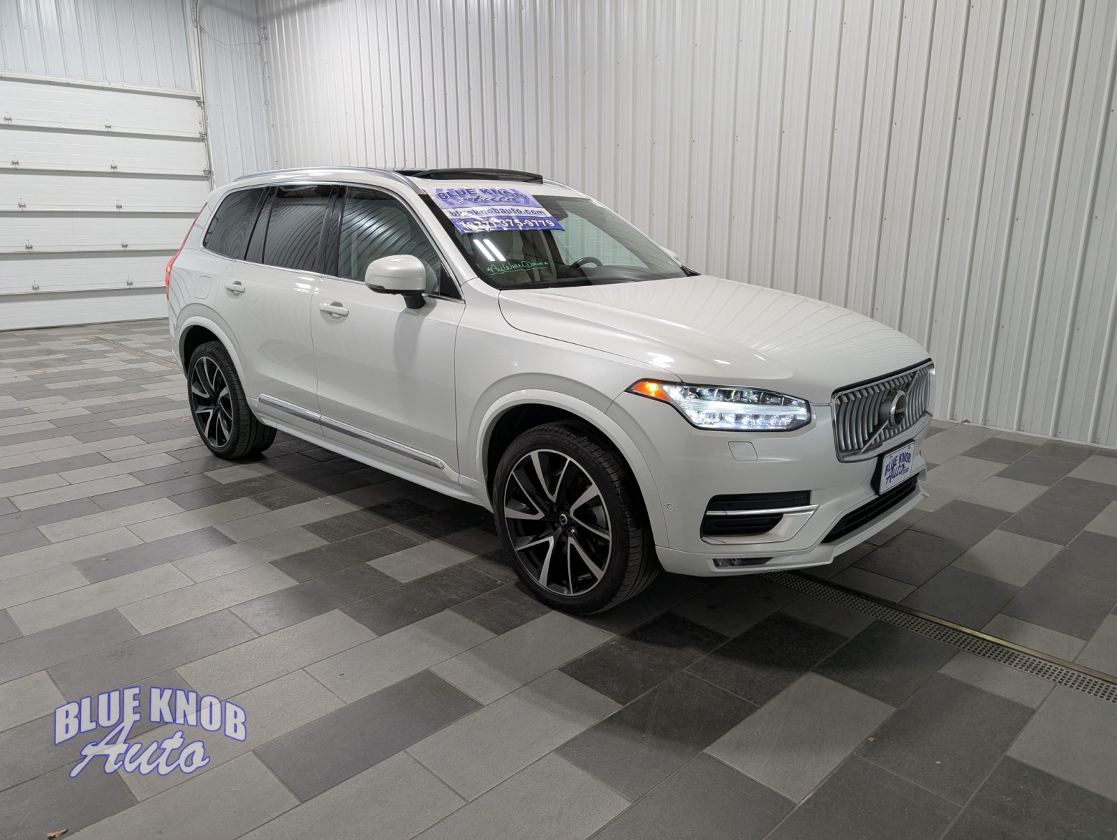 2023 Volvo XC90 Plus photo 4