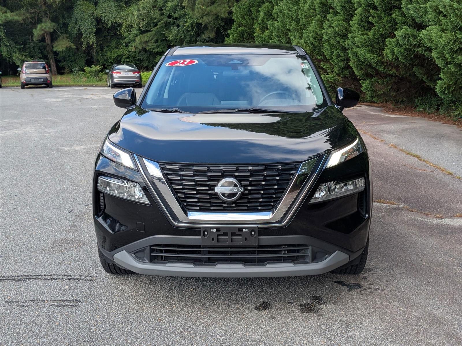 2023 Nissan Rogue SV photo 4