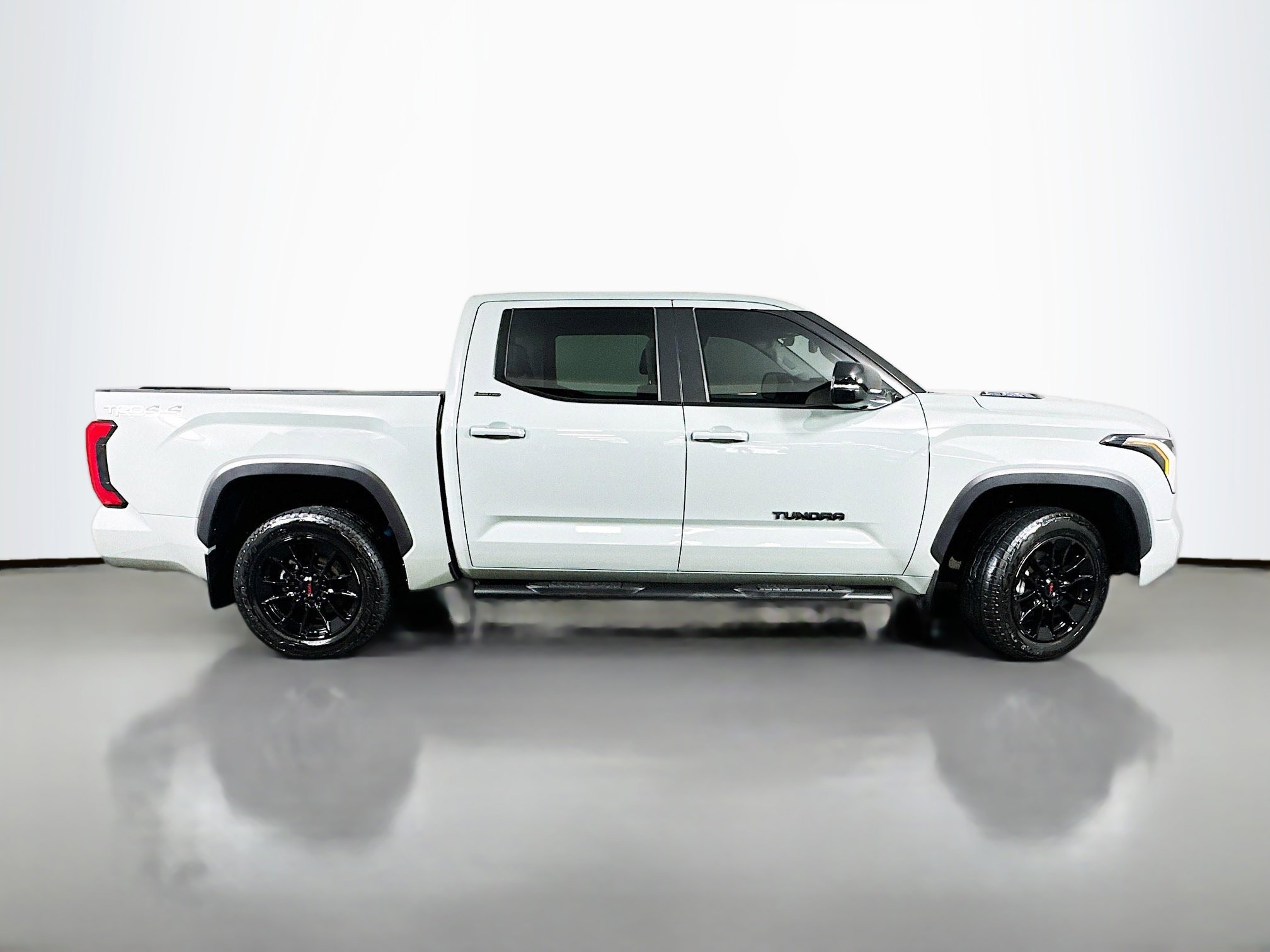 2024 Toyota Tundra Limited photo 8